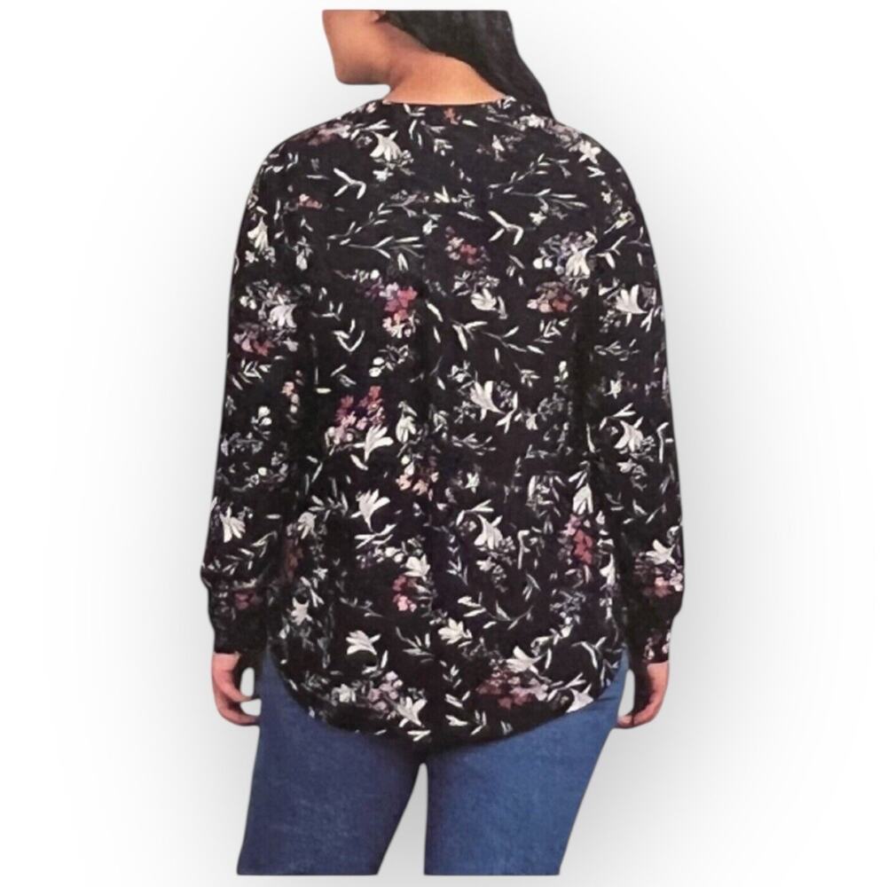NWT Hilary Radley Floral V-Neck Blouse Small Blue - W136 - Picture 2 of 5